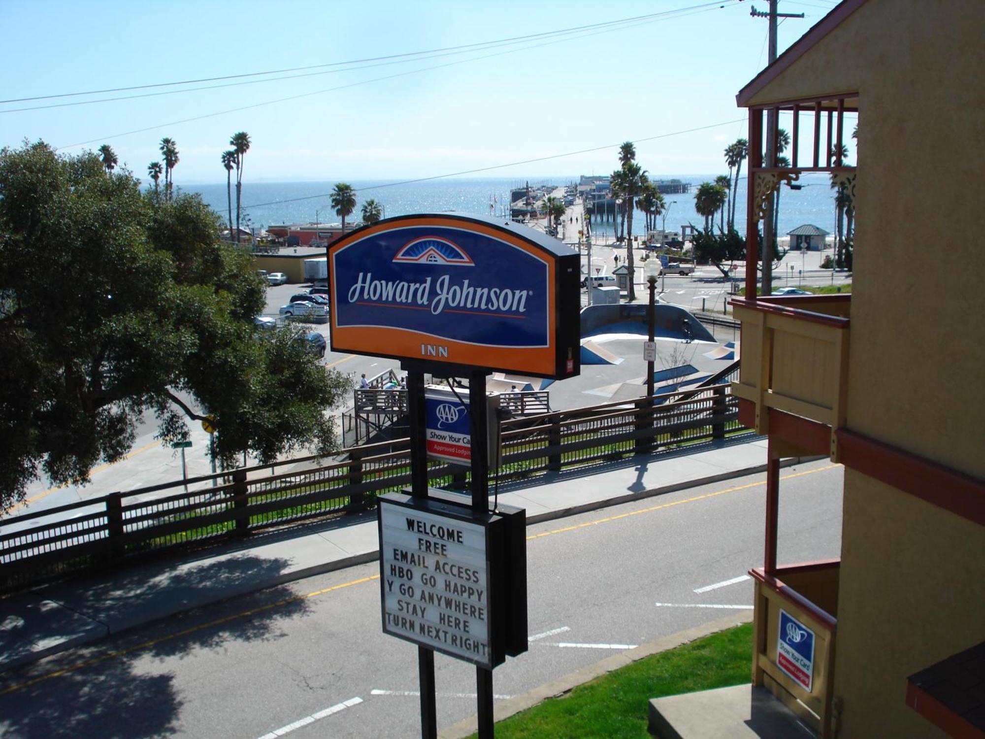 Howard Johnson By Wyndham Santa Cruz Beach Boardwalk Экстерьер фото